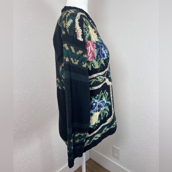 Beautiful VNTG Floral Grandma Knit Sweater - Picture 3 of 6